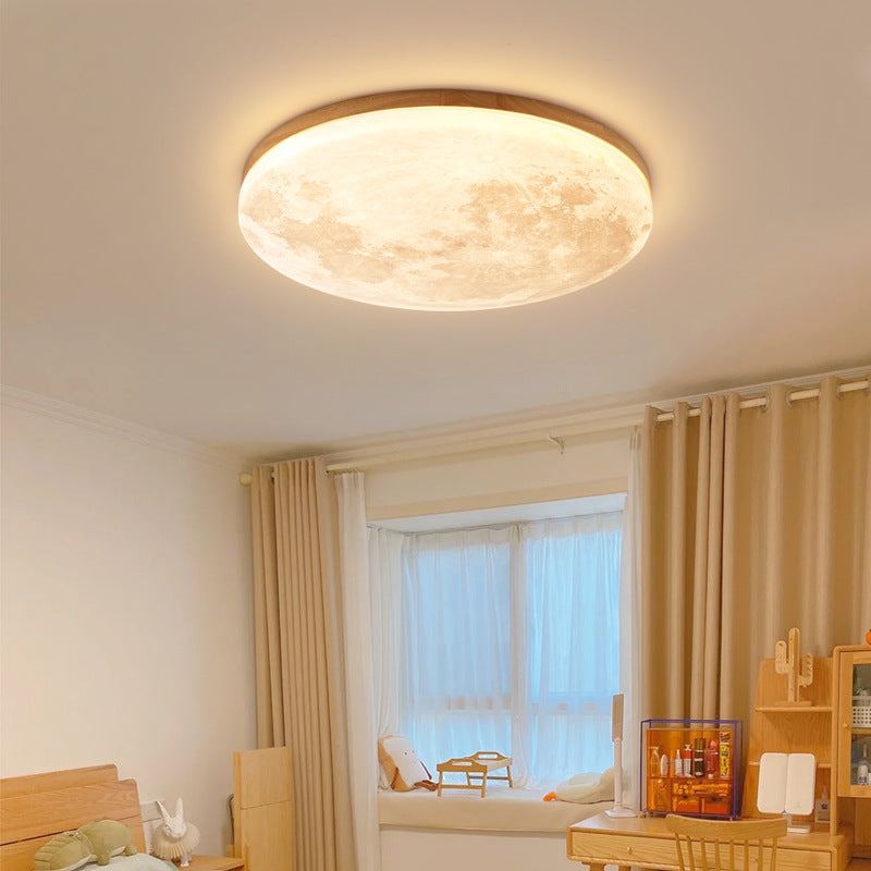Moon round LED flush ceiling light in natural wood