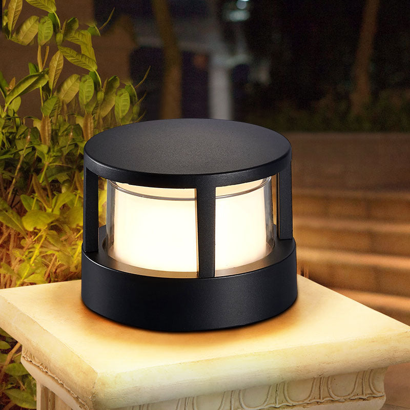 Round aluminium LED garden light with cover