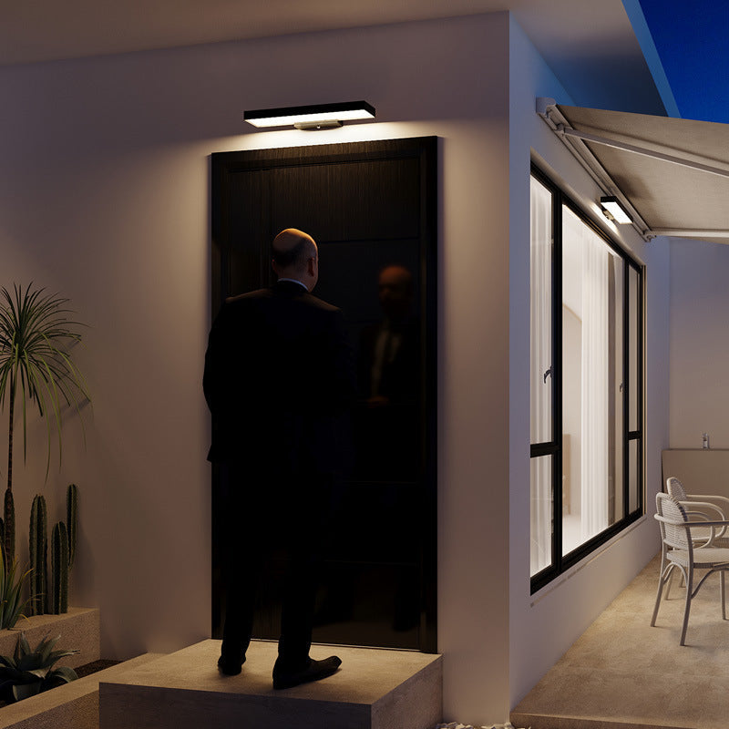 Outdoor wall light installation