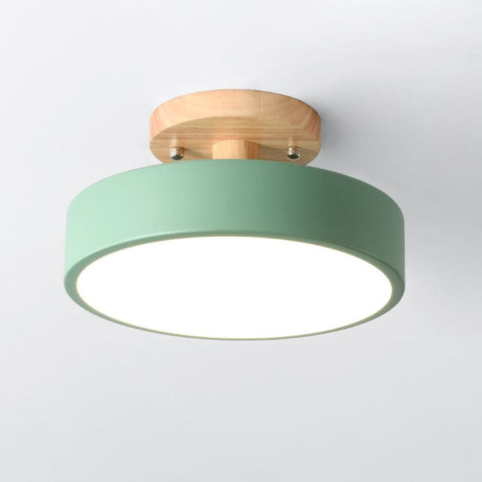 Medium Nordic log ceiling light in green