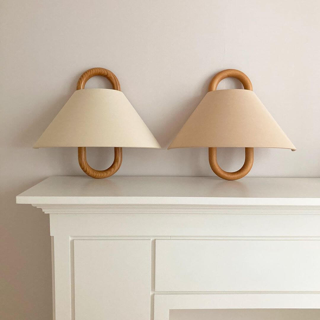 Half-moon wall light plug-in cord