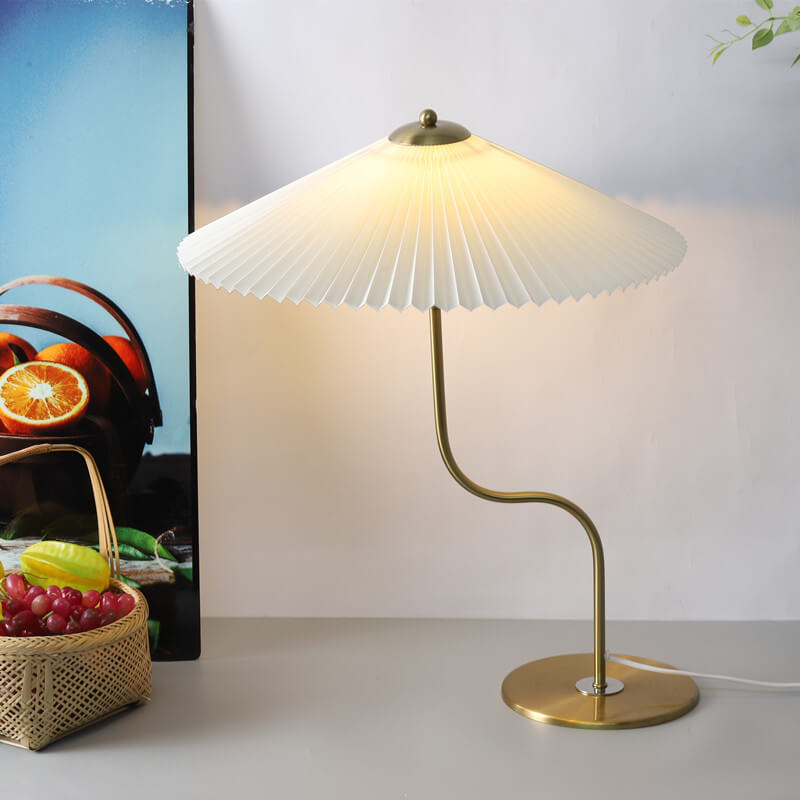Pleated umbrella table lamp, white