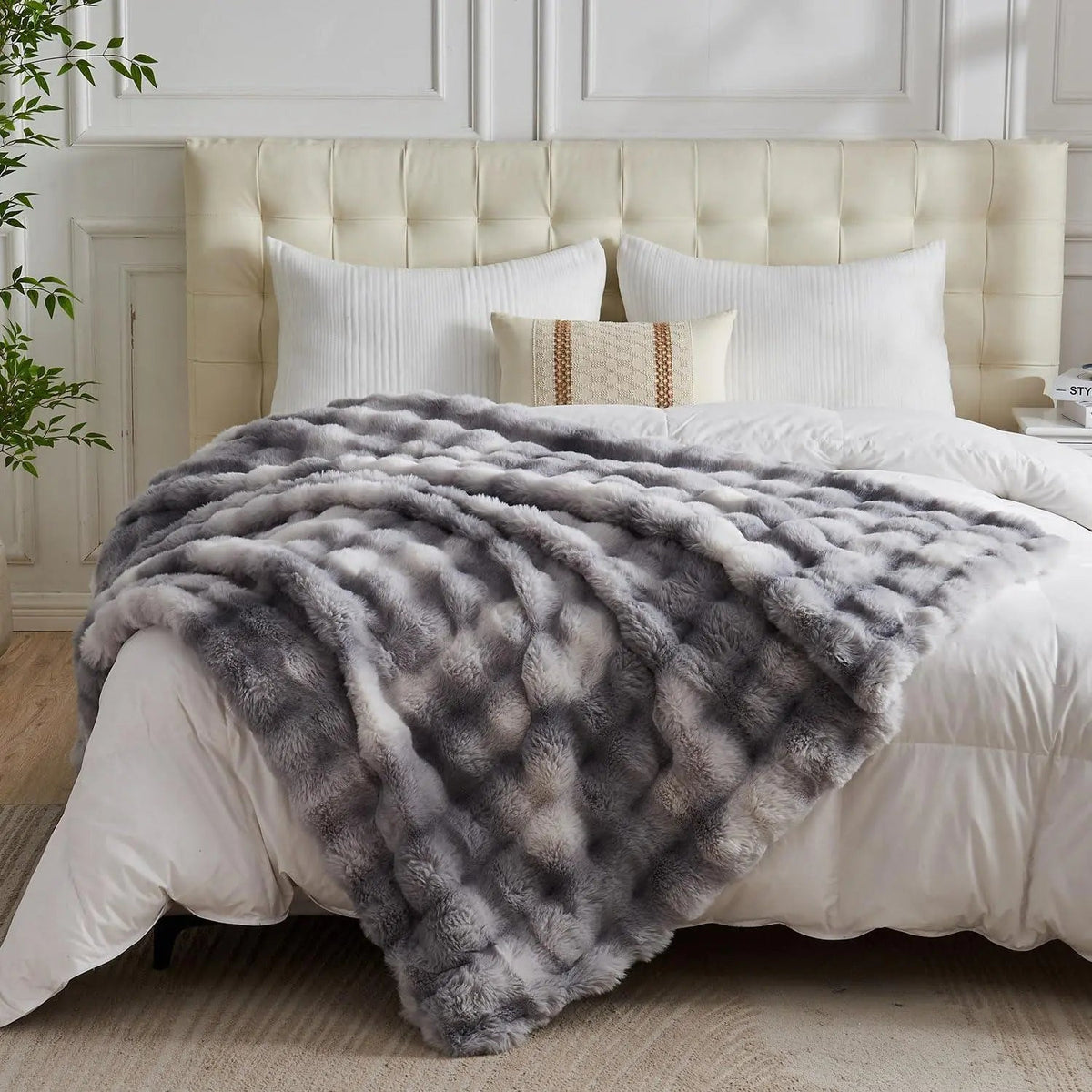 Faux fur throw blanket detail
