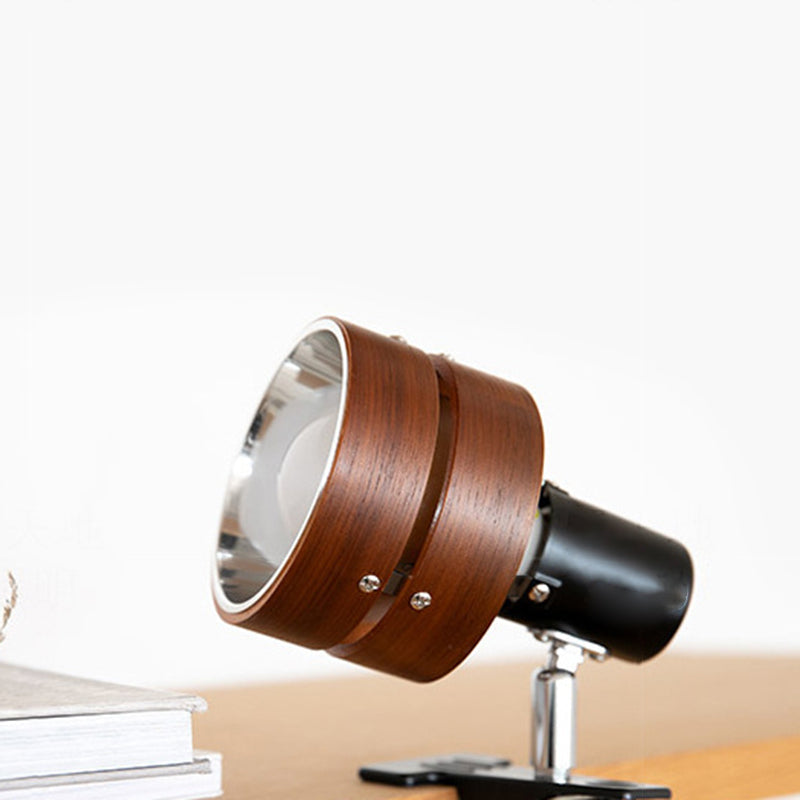 Clip lamp base detail