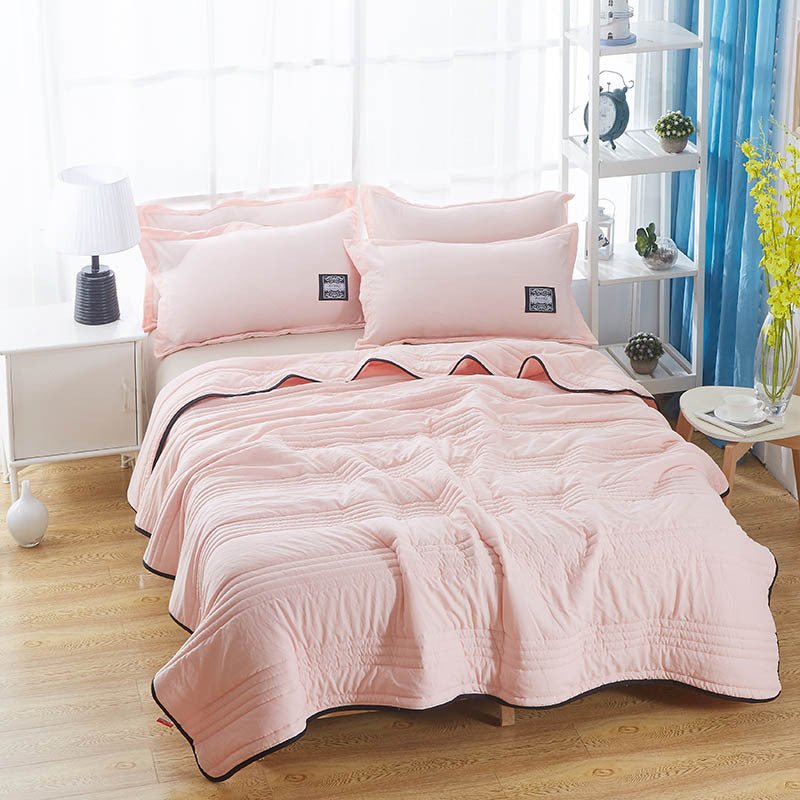 Cooling blanket in beige