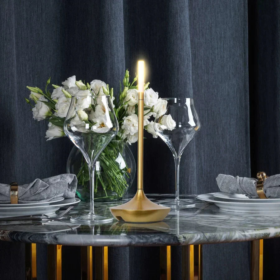 Cordless candlestick lamp outdoors
