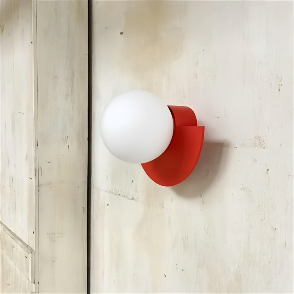 Nordic semicircle wall light in red
