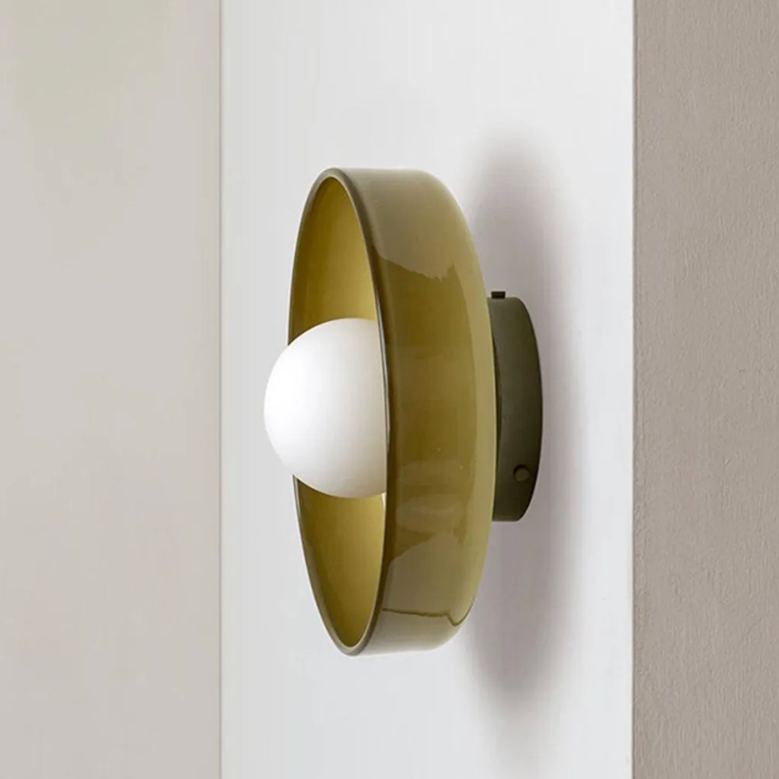 Ceiling light side profile