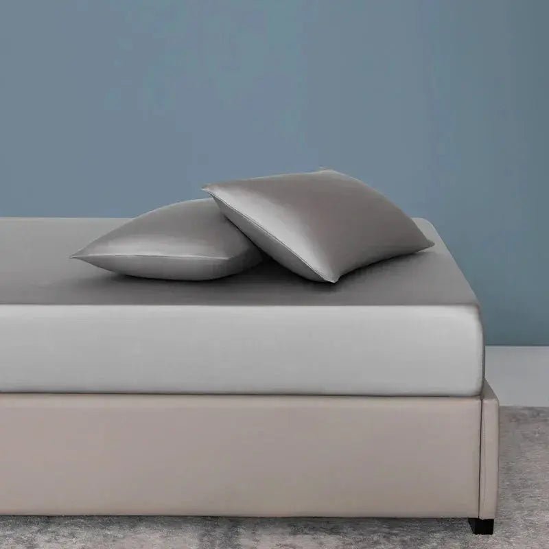 Deep pocket fitted sheet corner
