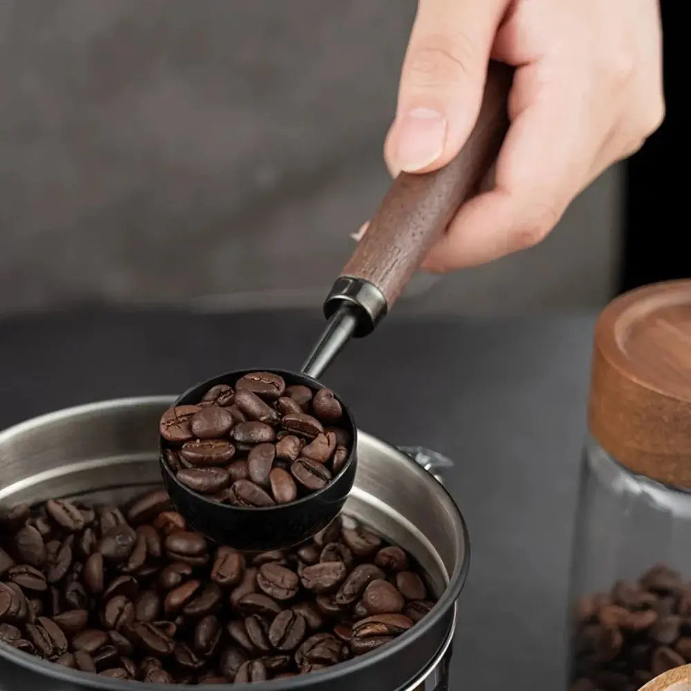 Coffee scoop sizes 15 ml and 30 ml