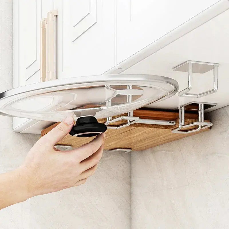 Sponge holder wire design lets water drain