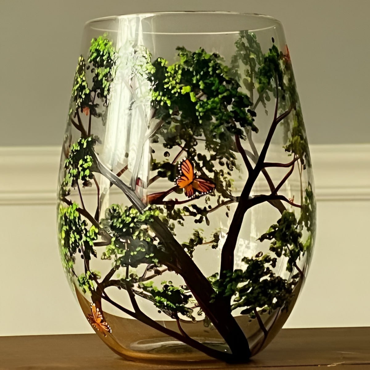 Stemless wine glass with summer tree