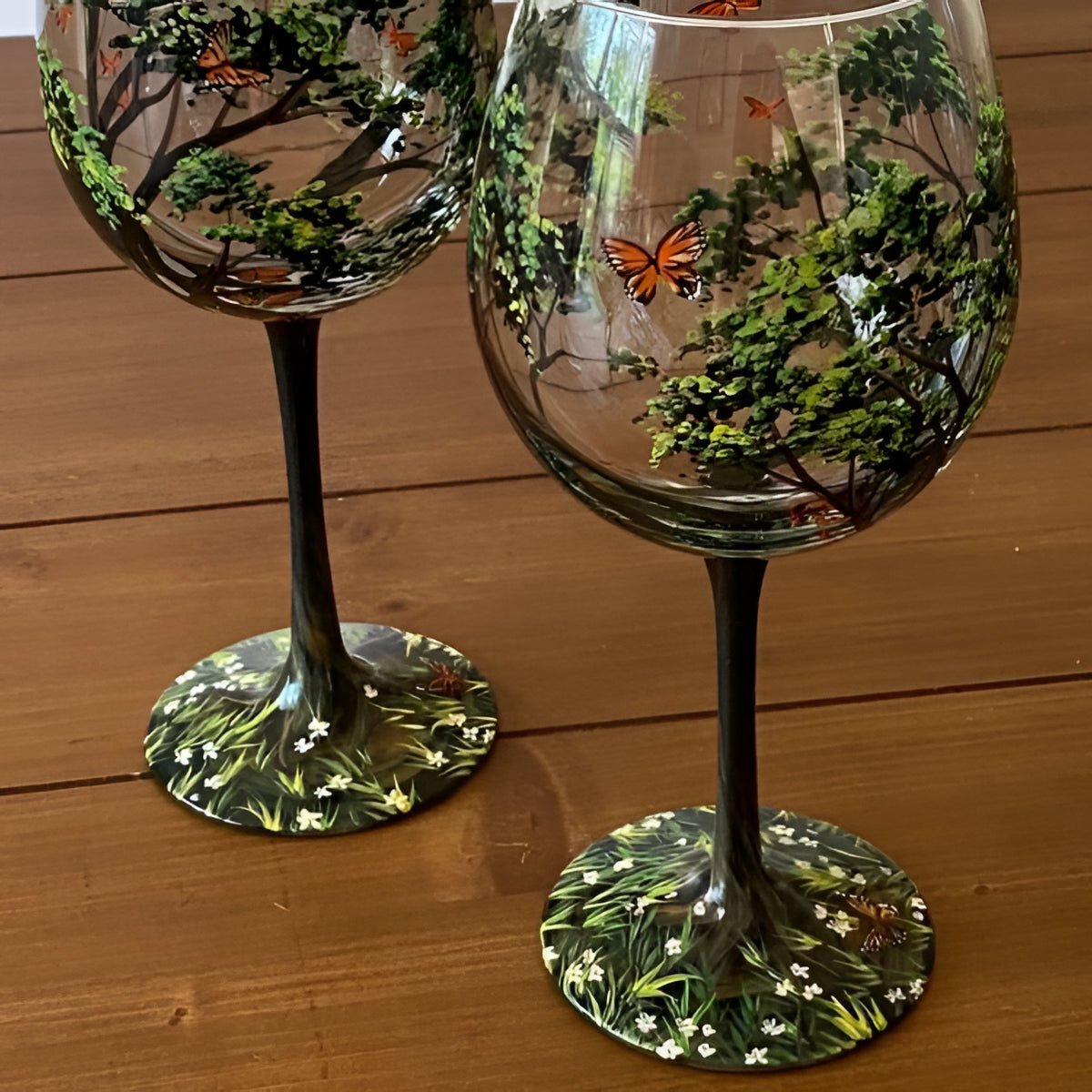 Stemmed wine glass with summer tree