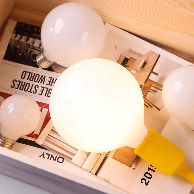 E27 LED globe bulbs in three sizes