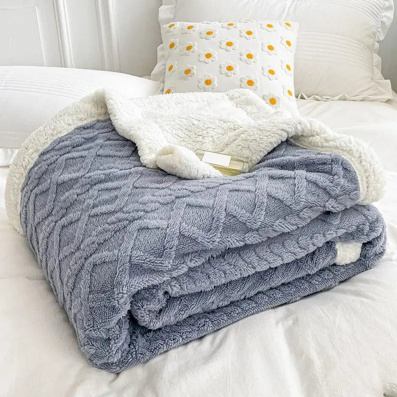 Lamb fleece blanket in Misty Blue
