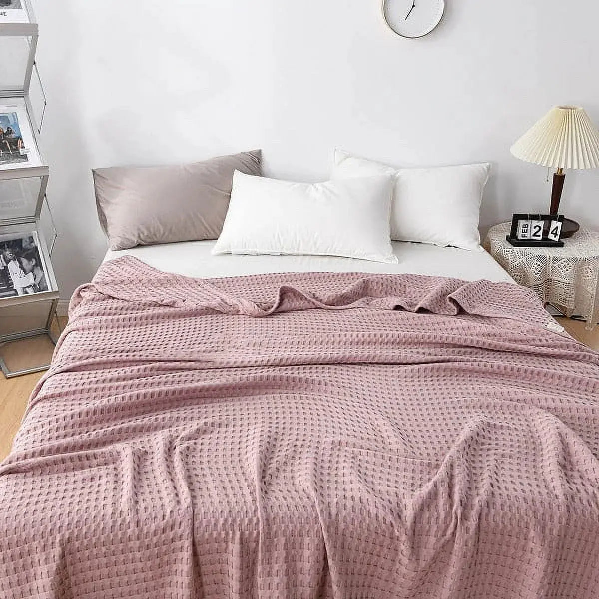 Cotton waffle blanket in Pink