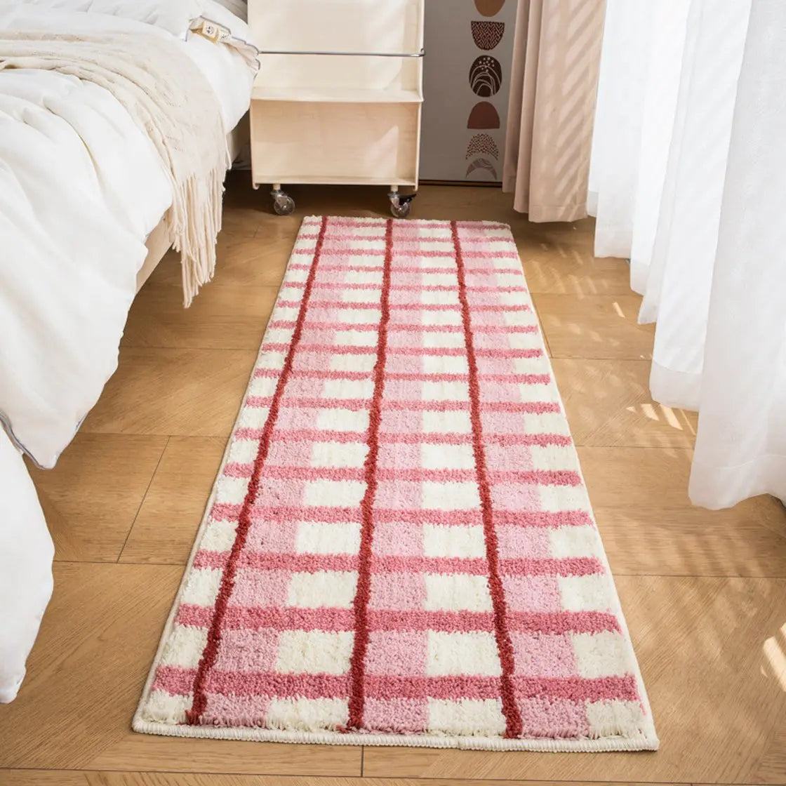 Geometric bath mat in Pink Check