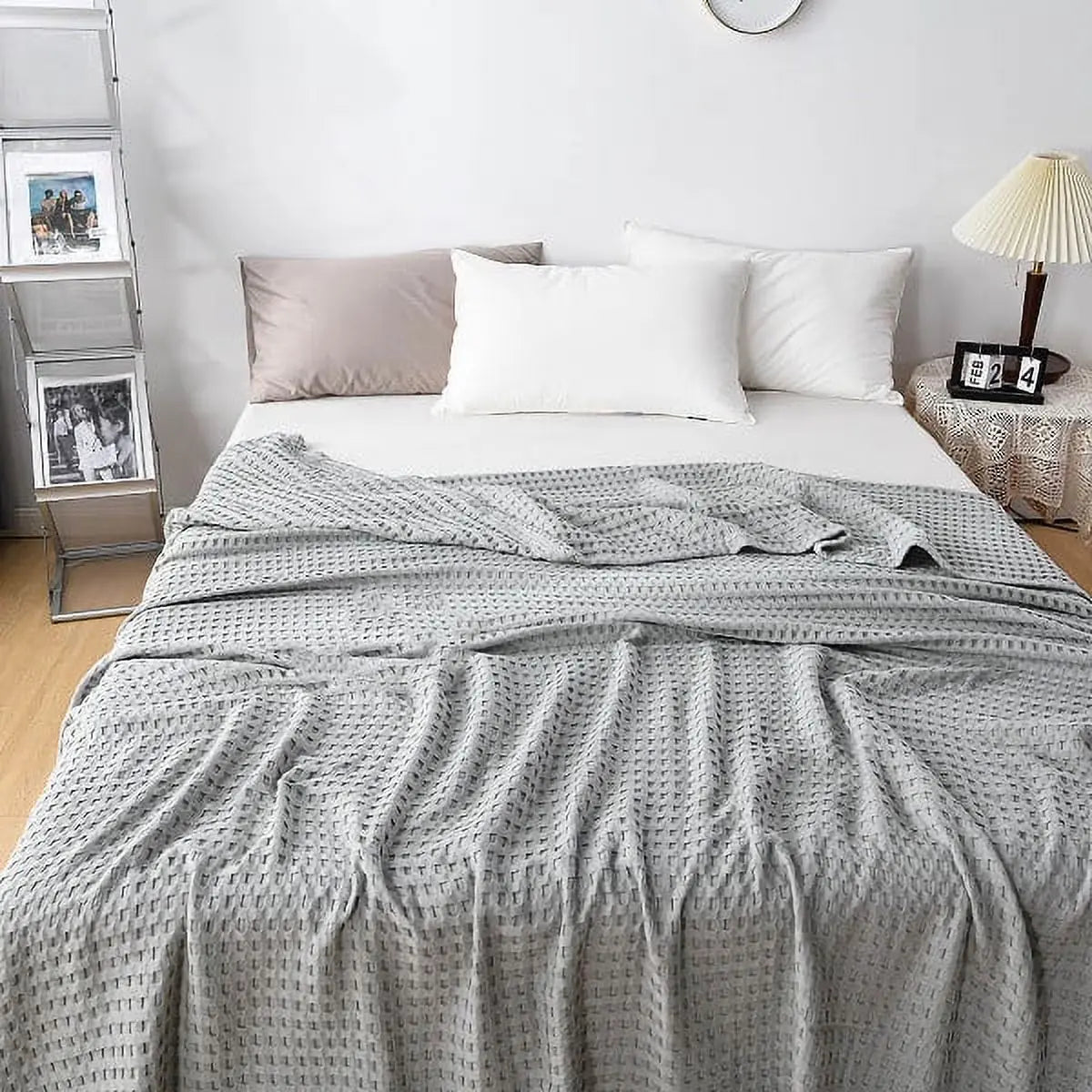 Cotton waffle blanket in Grey