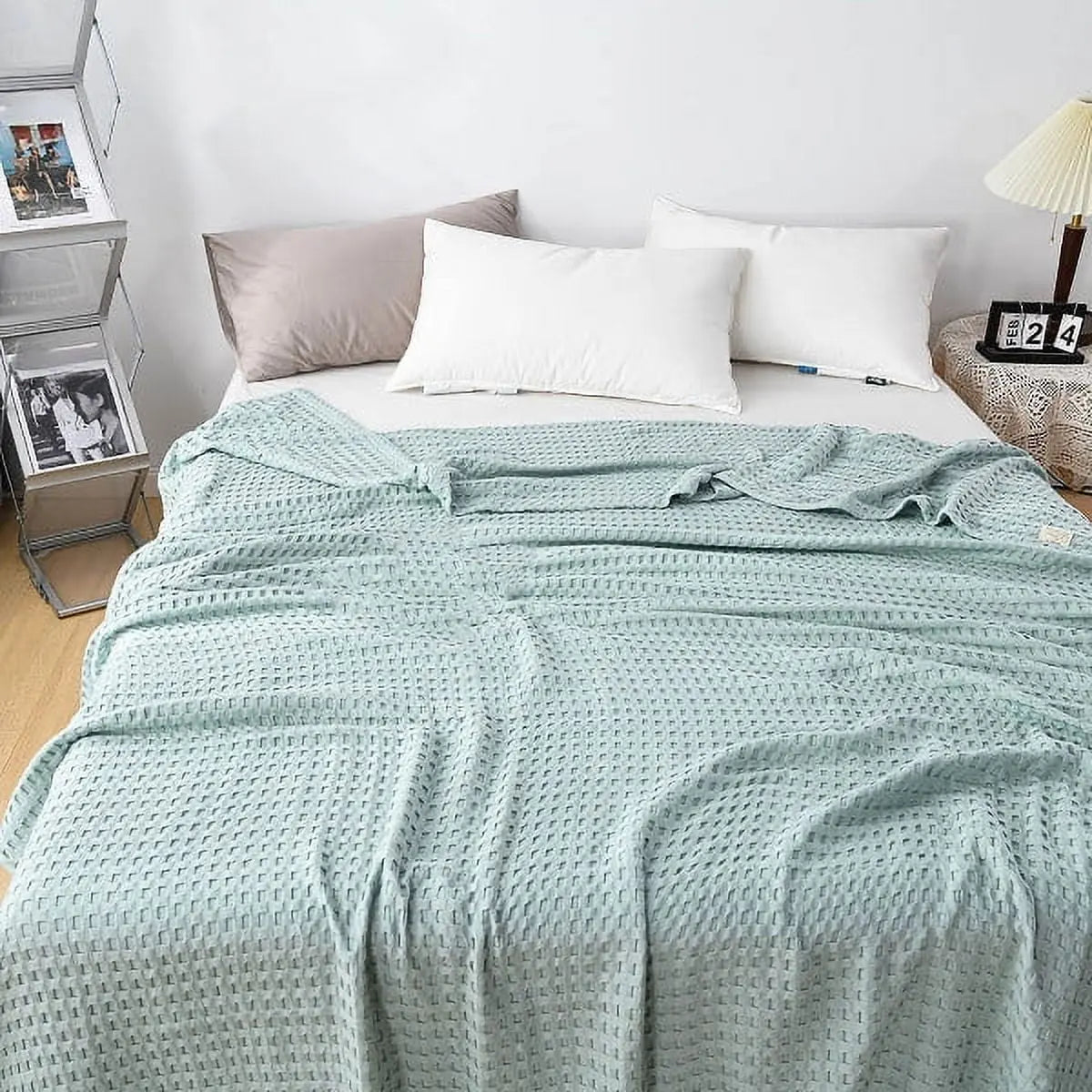 Cotton waffle blanket in Blue