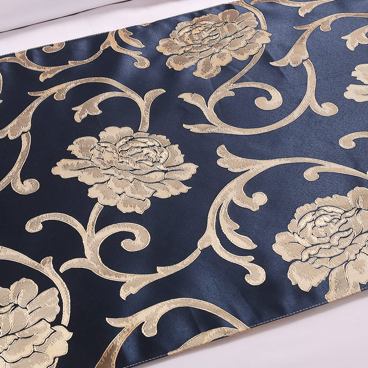 Polyester cotton bed scarf fabric detail