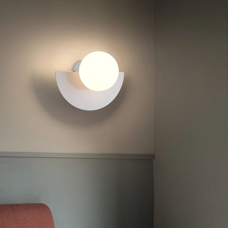 Nordic semicircle wall light in white