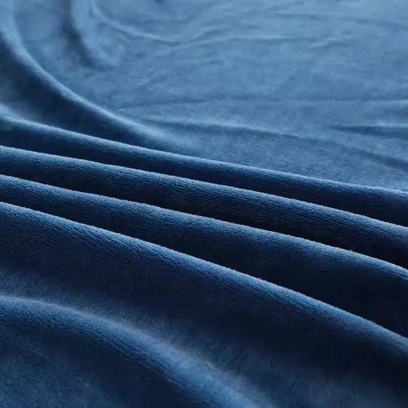 Fitted sheet with elastic edge
